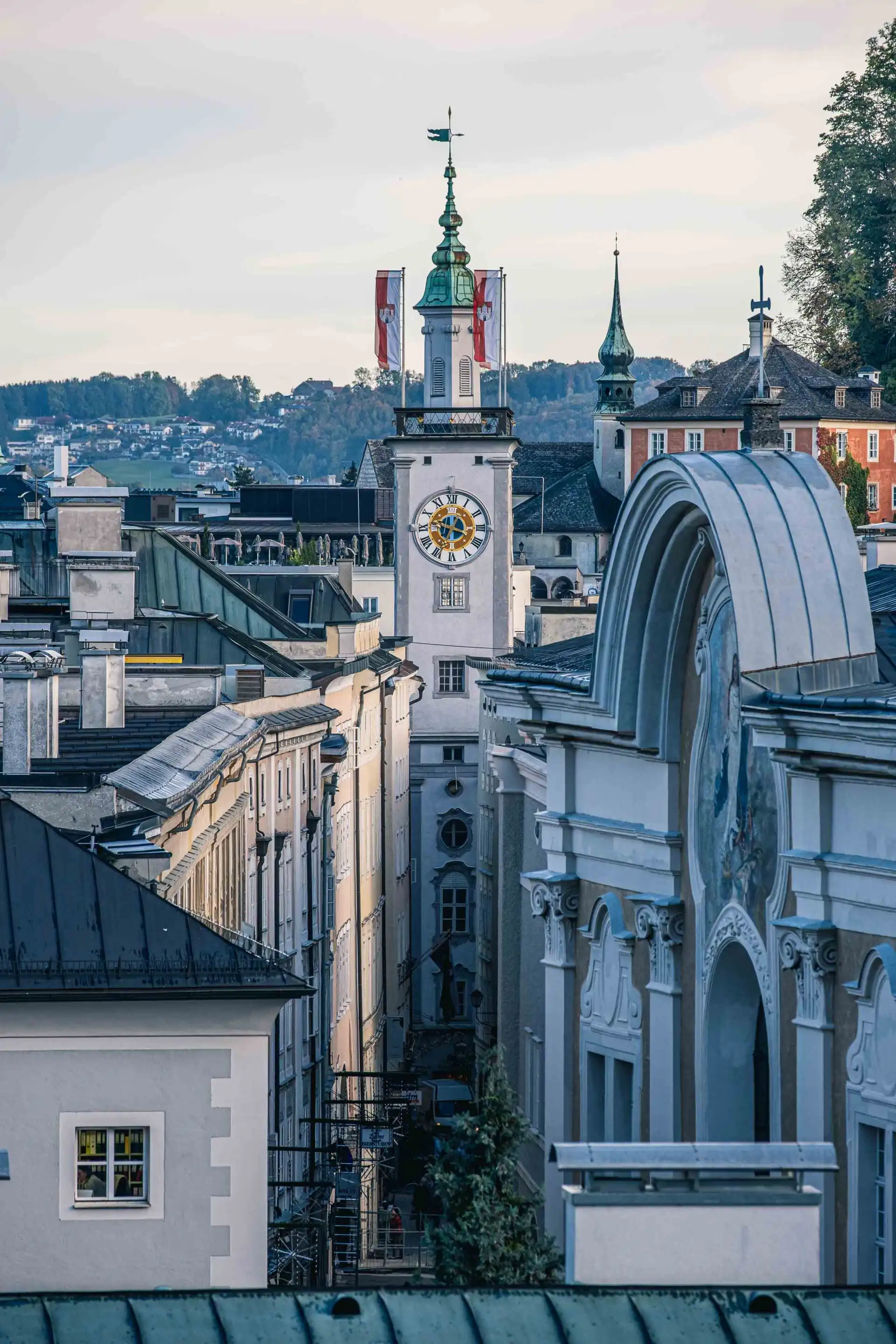 altes rathaus clock tower 01
