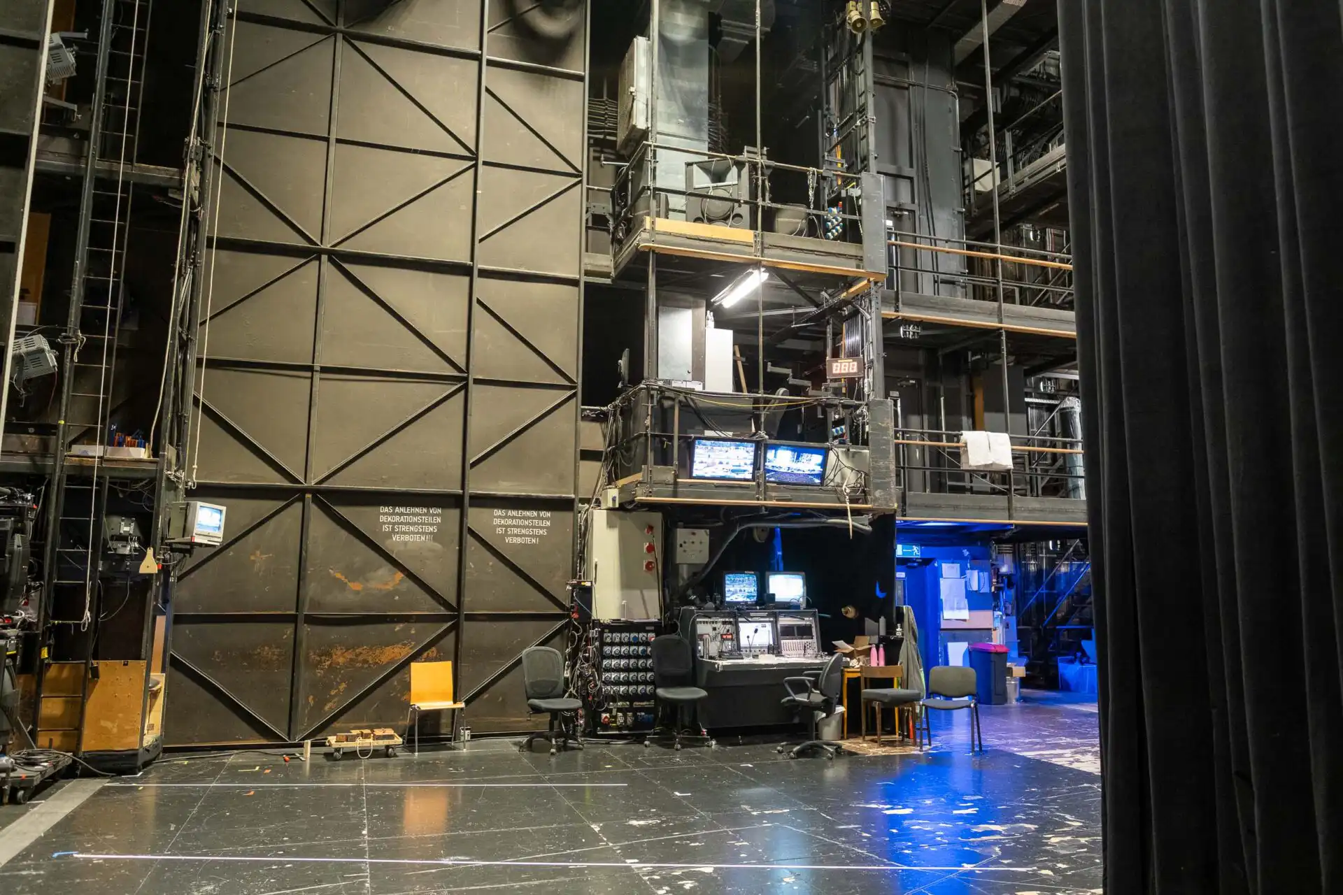 grosses festspielhaus backstage 01