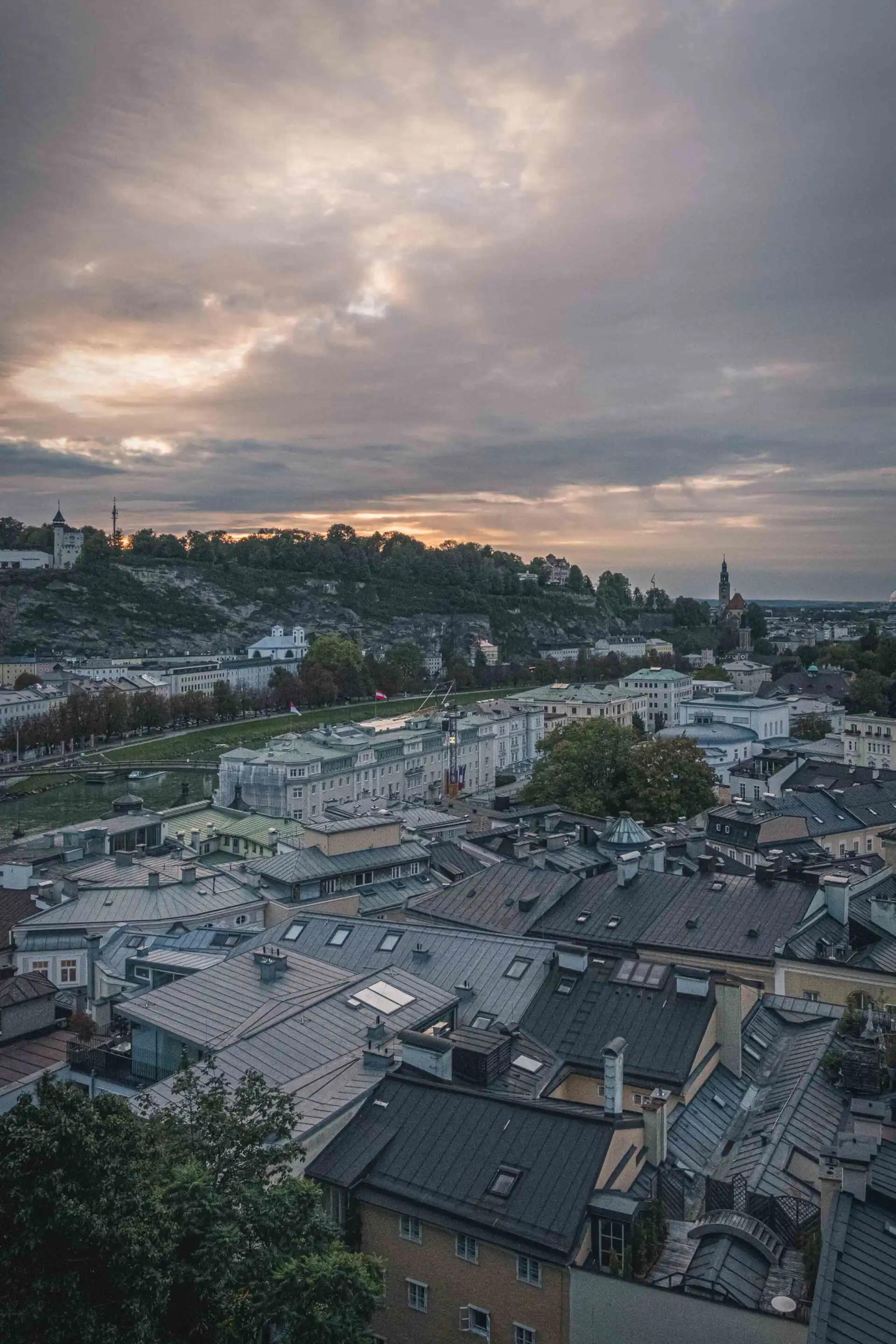 kapuzinerberg rooftops panorama 01