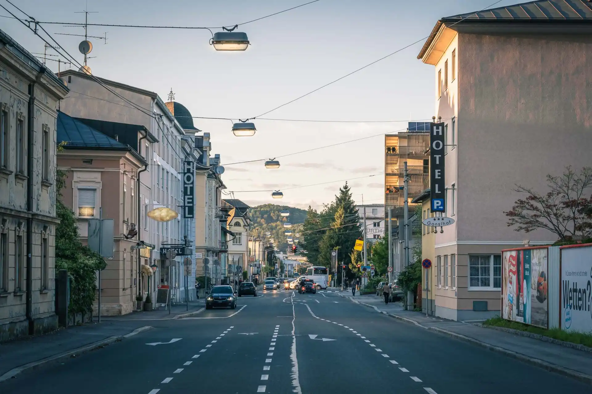 salzburg neustadt street evening 01