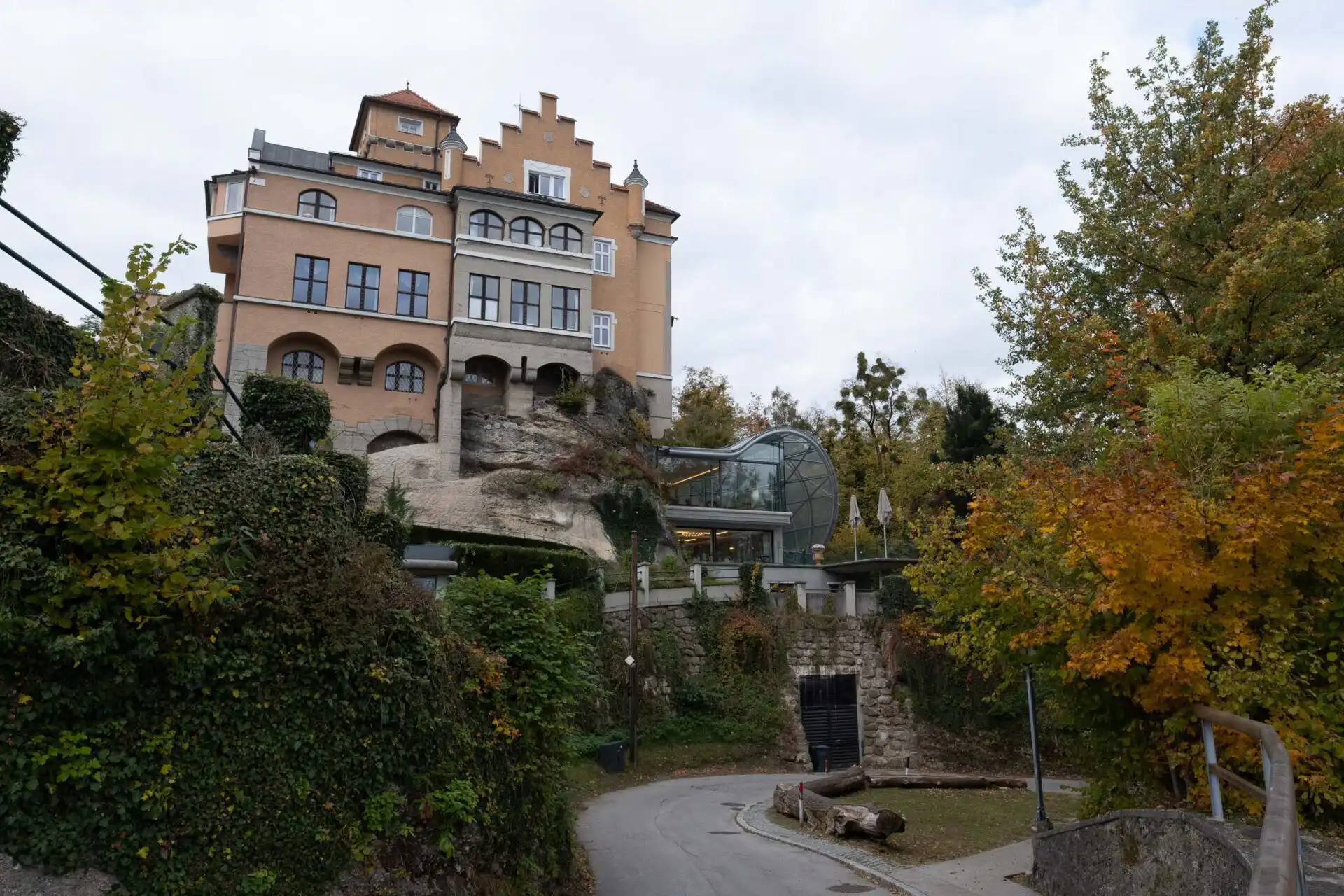 schloss monchstein exterior 01