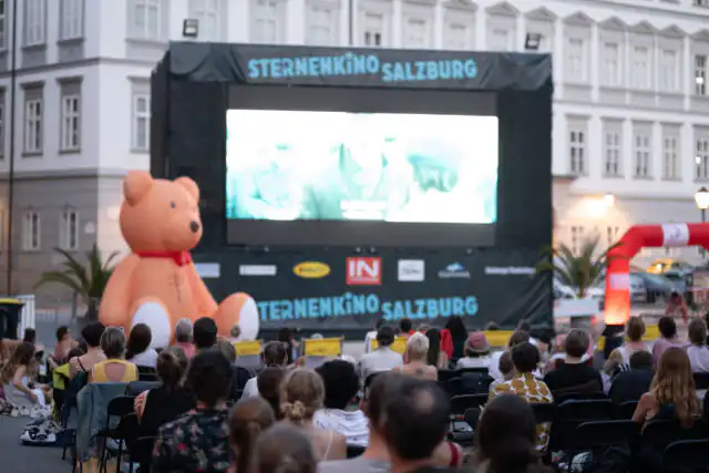 siemens festspielleinwand 01